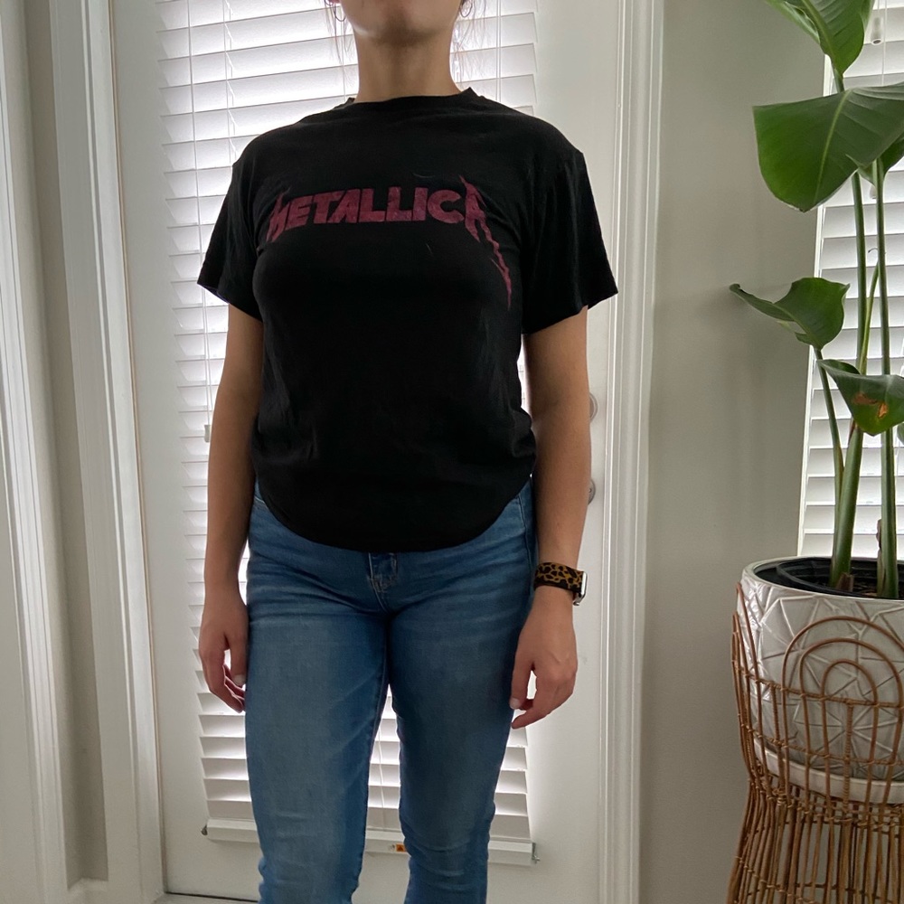 NBW Metallica short sleeved top